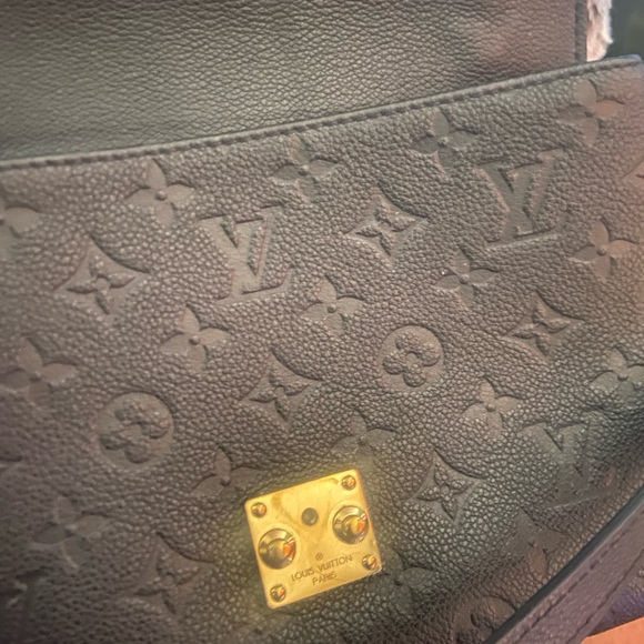 Authentic - Picture 5 of 9